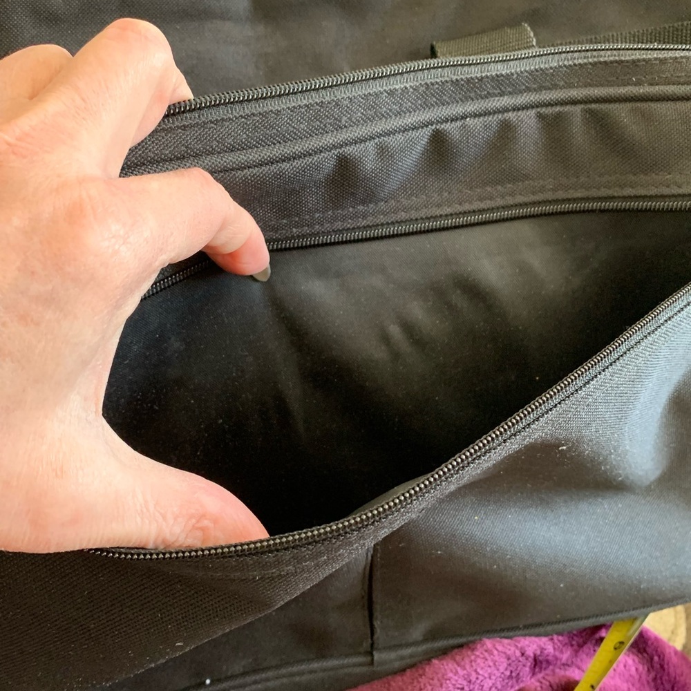 Lucas Black Men's laptop bag several pockets, zipper, adjustable strap like new - Picture 4 of 9